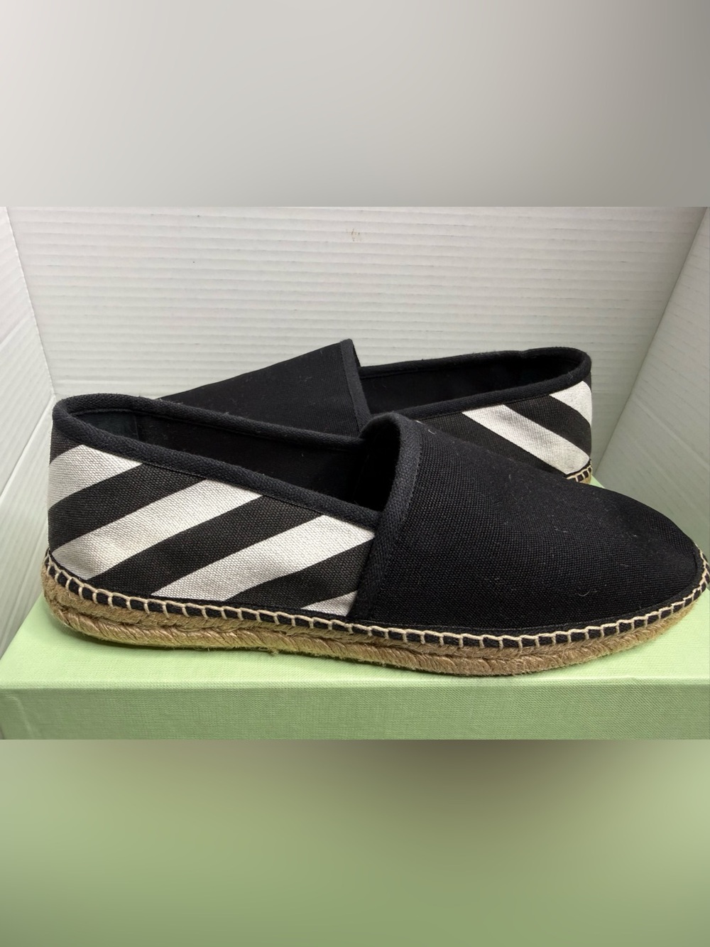 NWBT Off White Mens Black and White Espadrilles